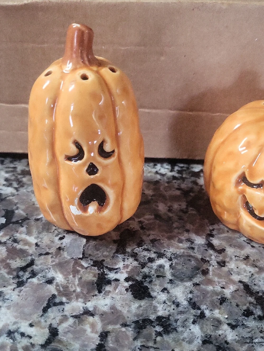 Ceramic Jack-o'-Lantern Salt & Pepper Shakers - Orangeby Enesco NWt